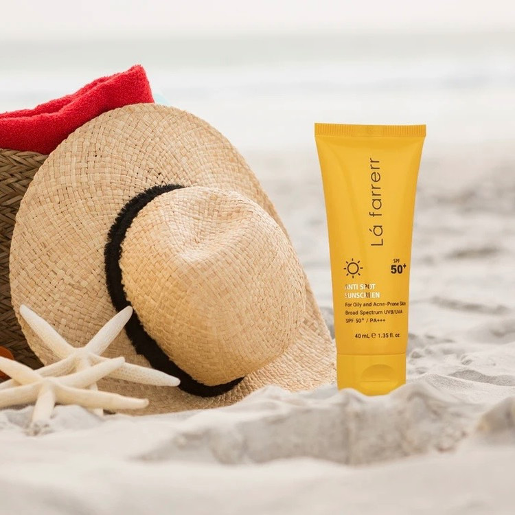 5 کرم ضد آفتاب و ضد لک بی رنگ پوست های چرب لافارر