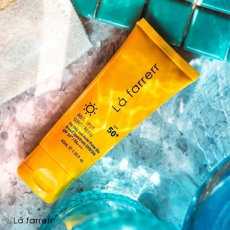 7 کرم ضد آفتاب و ضد لک بی رنگ پوست های چرب لافارر
