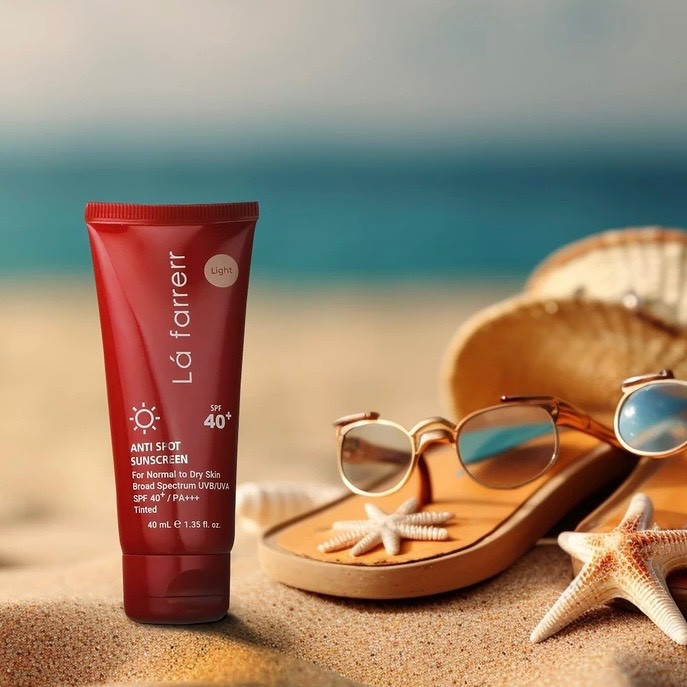 کرم ضد آفتاب و ضد لک رنگی پوست خشک و معمولی لافارر SPF40
