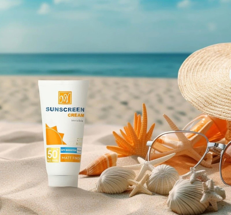 کرم ضد آفتاب ضد لک بی رنگ مای SPF50 مناسب پوست نرمال تا خشک